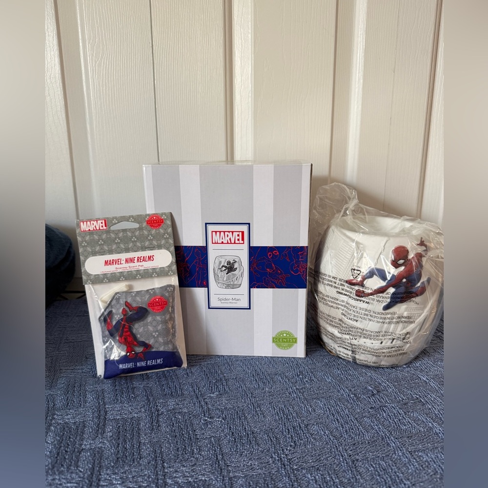 Scentsy warmer- Marvel series  Spider-Man